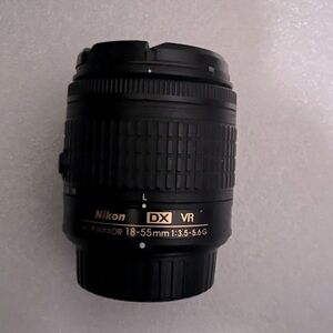 Nikon 18-55mm